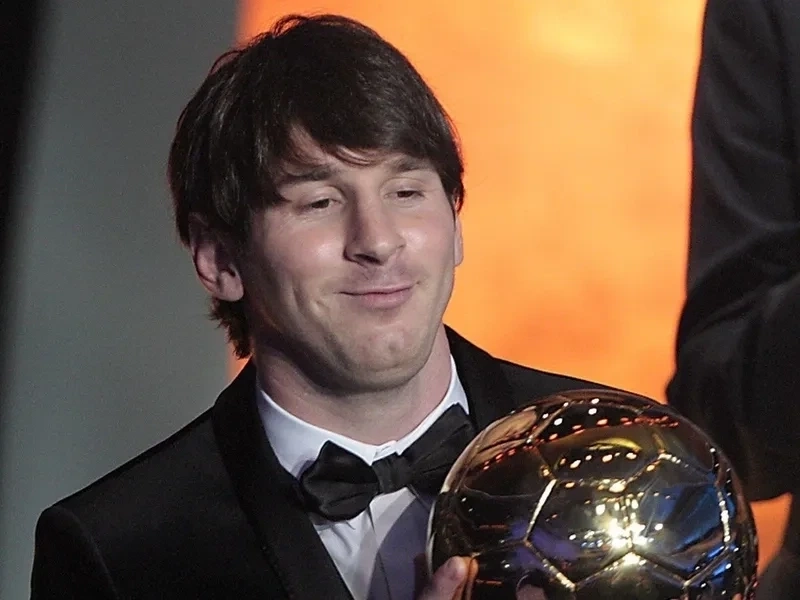 Messi chile meme này kết hợp tình yêu của Messi với bóng đá và sự hài hước.