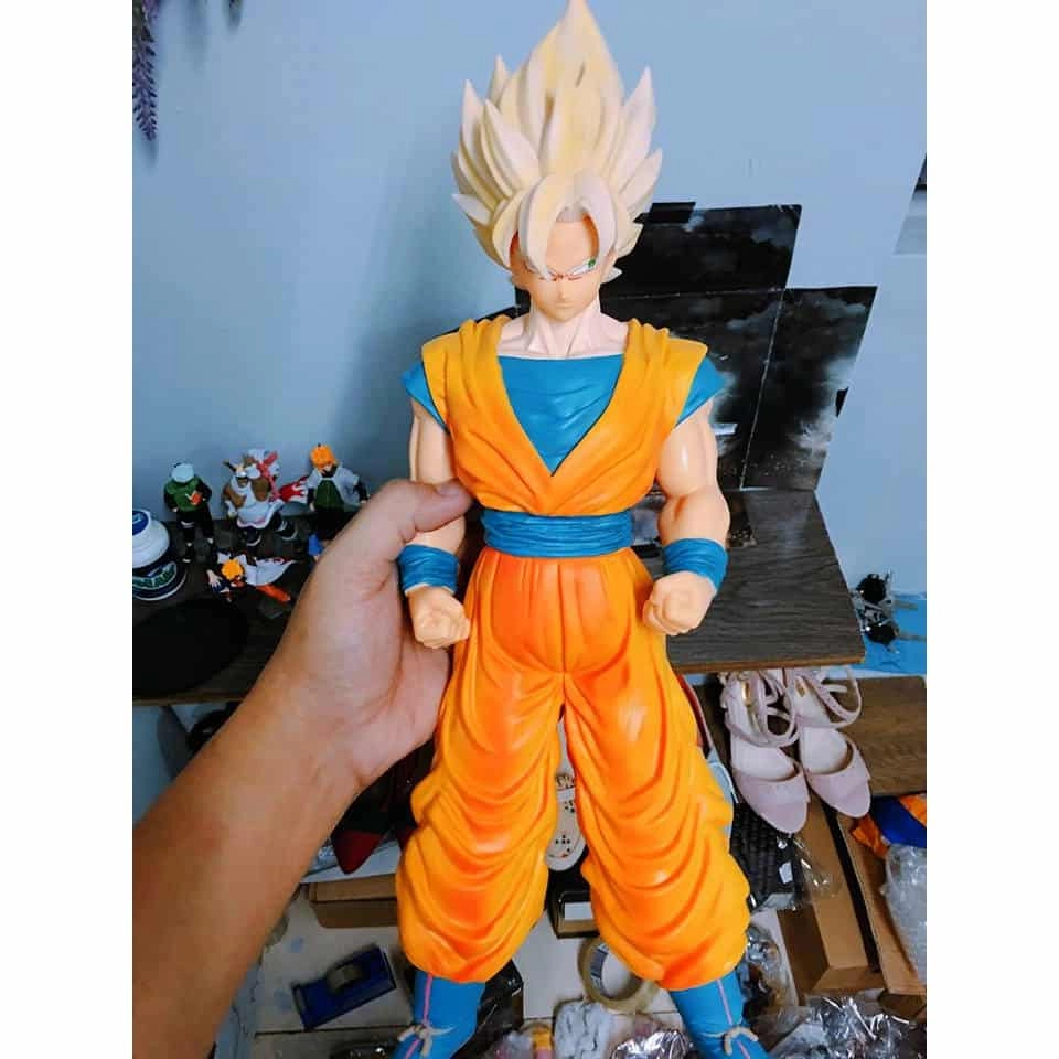 Trải nghiệm đồ họa siêu đẹp với hình nền goku 4k.