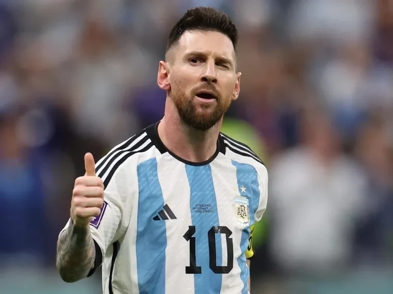 Messi khóc meme này làm bạn cảm thấy thú vị vì sự khác biệt trong cảm xúc của Messi.