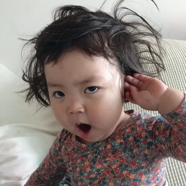 meme cute em bé này thật dễ thương, lan tỏa sự ngọt ngào.