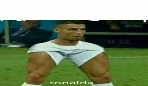 Ronaldo hun Messi meme hài hước và sáng tạo khiến ai cũng thích thú.