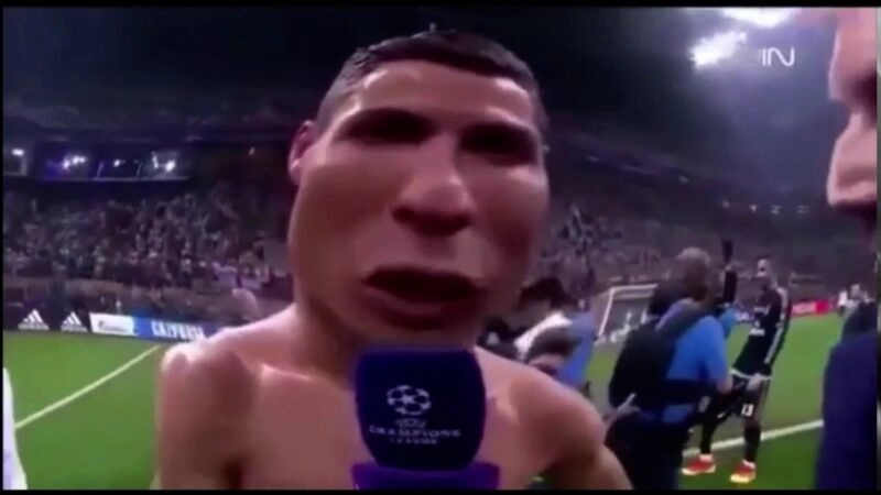 Ronaldo meme cry tái hiện biểu cảm đáng nhớ của CR7.