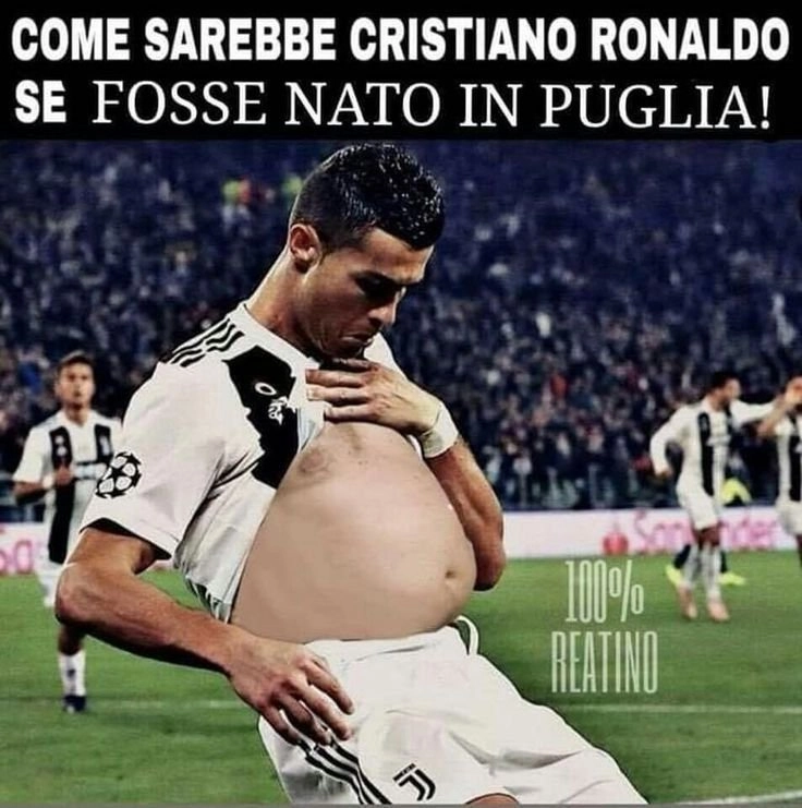 Ronaldo meme Messi tái hiện những biểu cảm thú vị của hai ngôi sao.