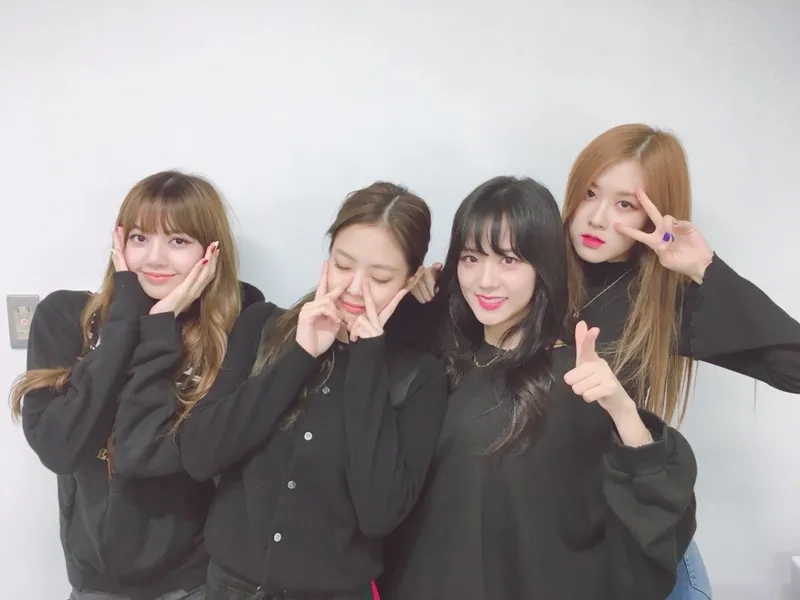 Tạo điểm nhấn với ảnh blackpink làm hình nền