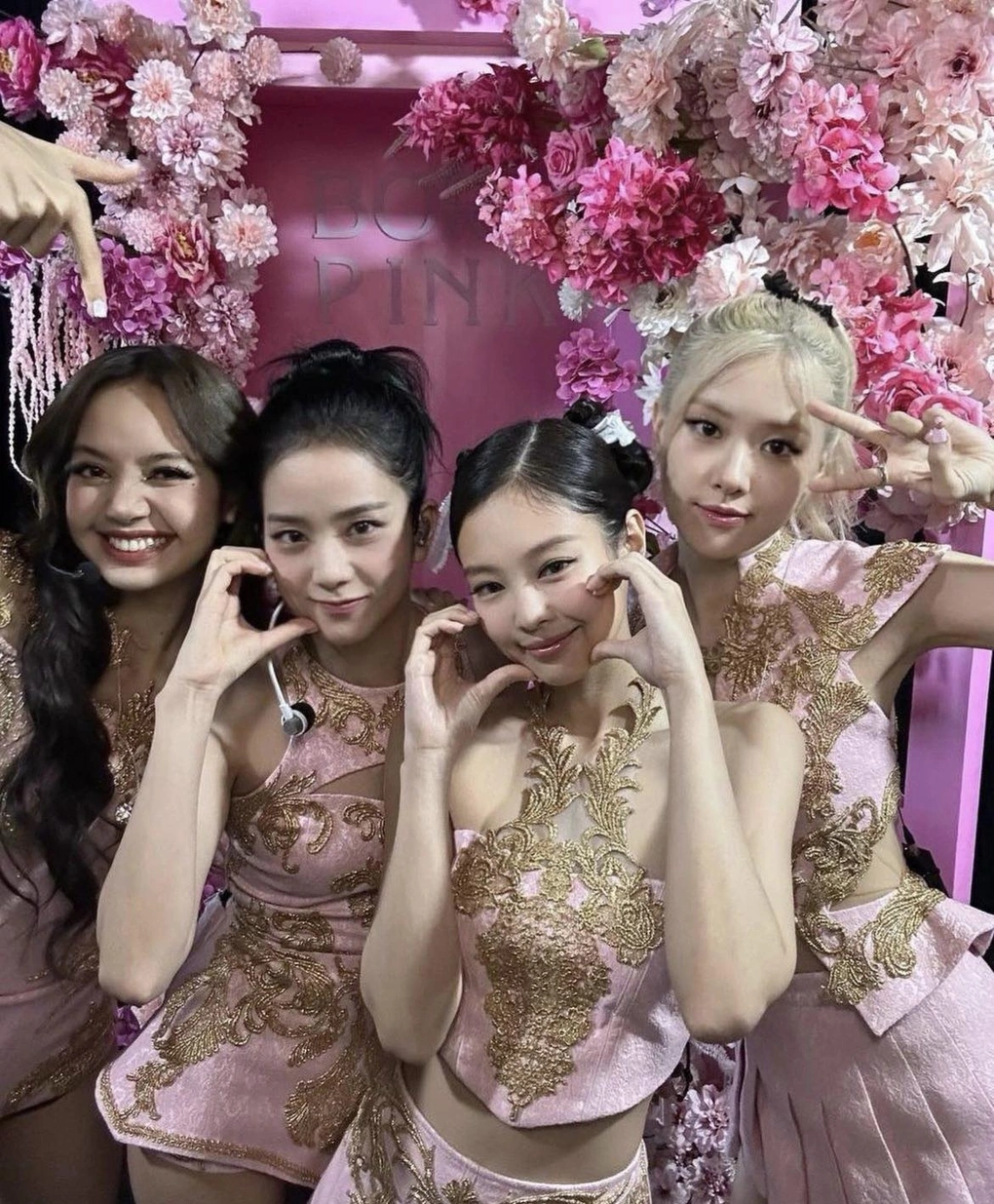 Khám phá mọi khoảnh khắc trong ảnh của nhóm black pink