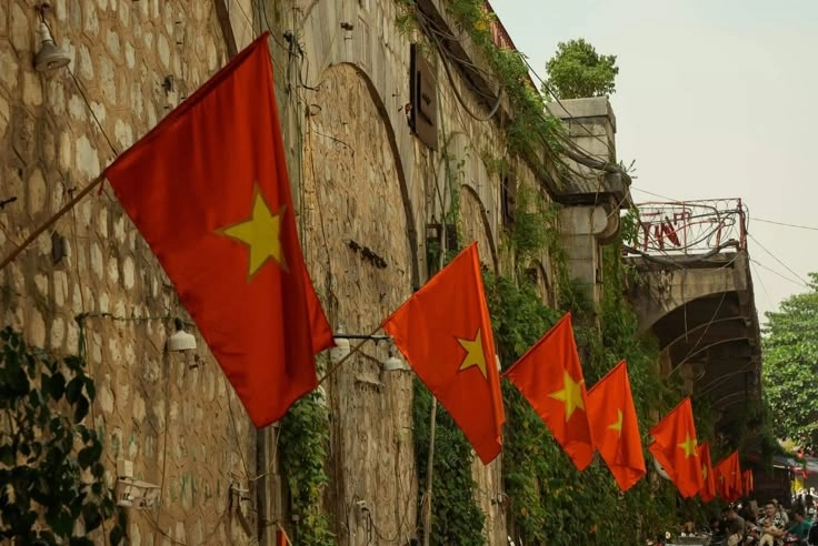 hình ảnh la cờ việt nam đẹp nhất nâng tầm lòng tự tôn dân tộc