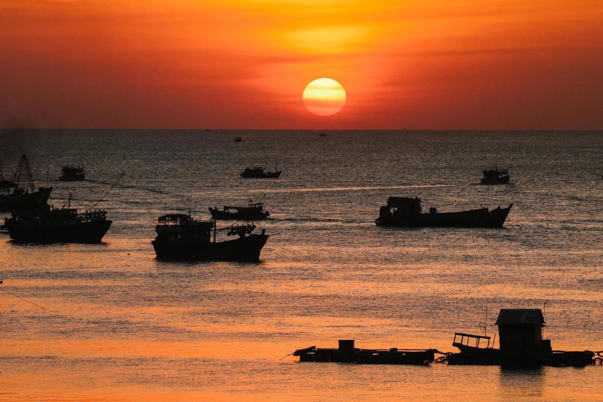 Gió nhẹ chiều tà trong ảnh hoàng hôn biển