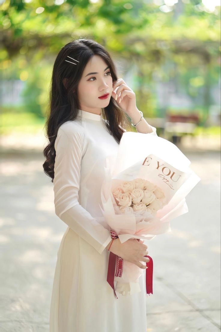 hình ảnh nữ sinh áo dài làm dịu lòng người bằng nét nhẹ nhàng