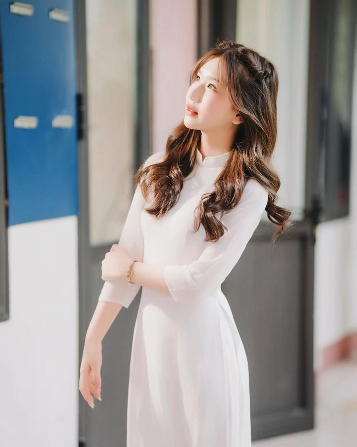 áo dài học sinh tay phồng thiết kế cổ điển tạo nét duyên dáng