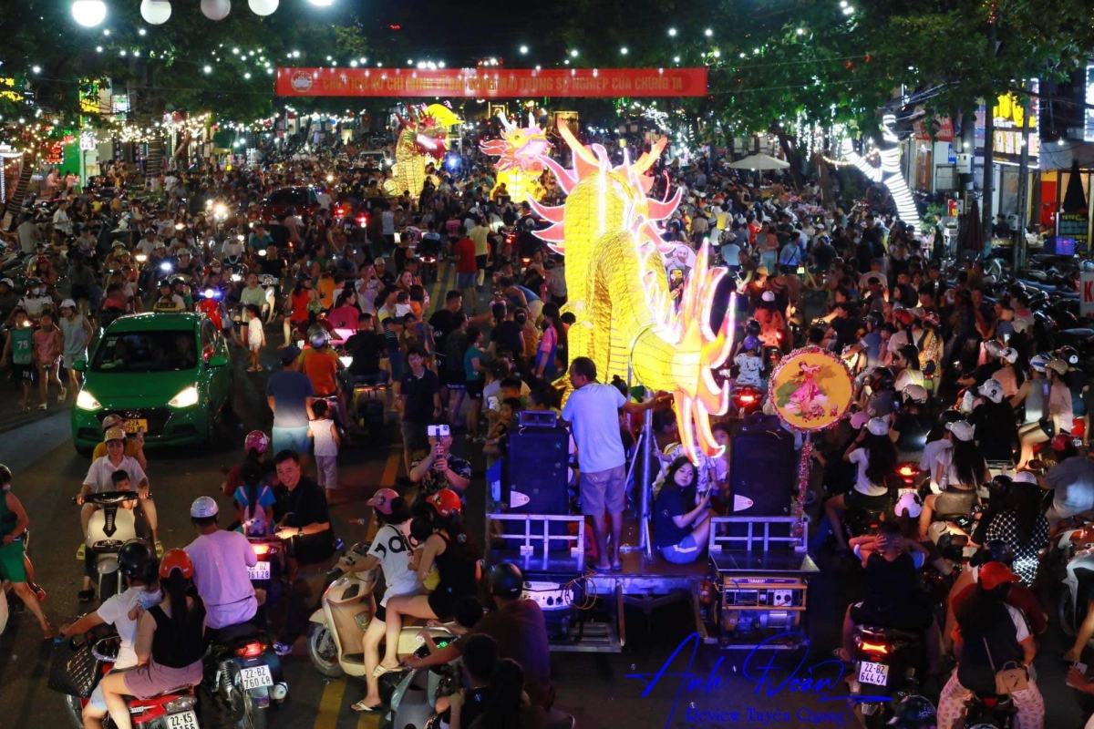hình ảnh trung thu vui vẻ mang lại kỷ niệm tuổi thơ tươi đẹp
