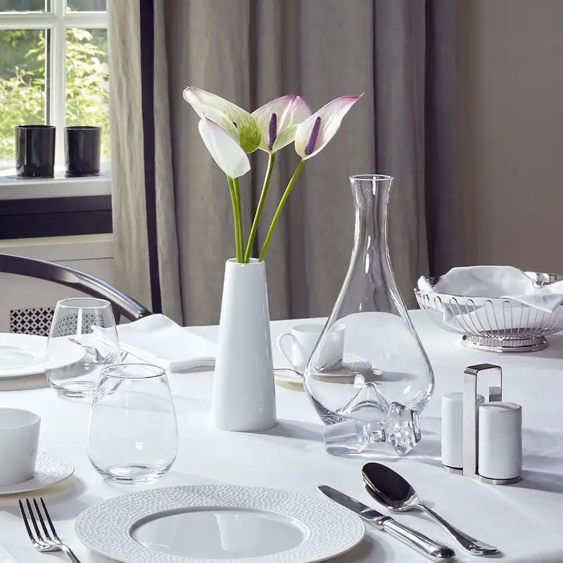 Cách trang trí bàn ăn đẹp khiến không gian phòng ăn nổi bật