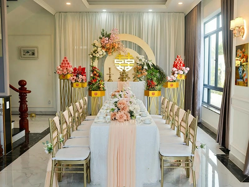 Tham khảo giá trang trí gia tiên hợp lý cho từng gói