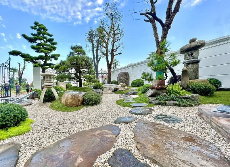 Cách trang trí lối đi sân vườn đẹp