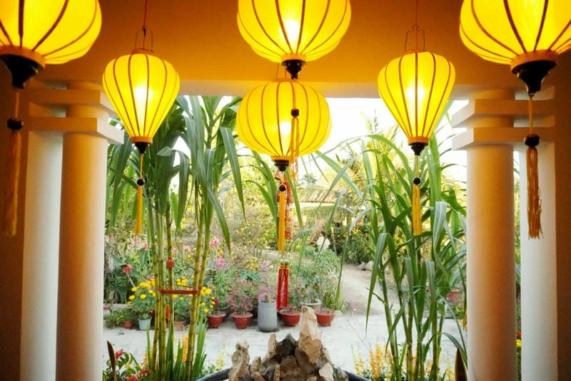 Độc đáo với trang trí lồng đèn handmade thủ công tinh tế