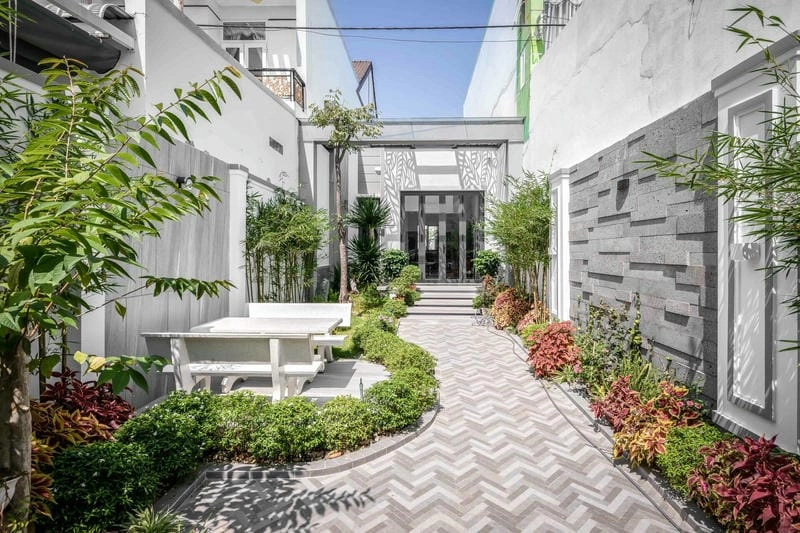 Cách trang trí sân vườn nhỏ tạo không gian thoáng