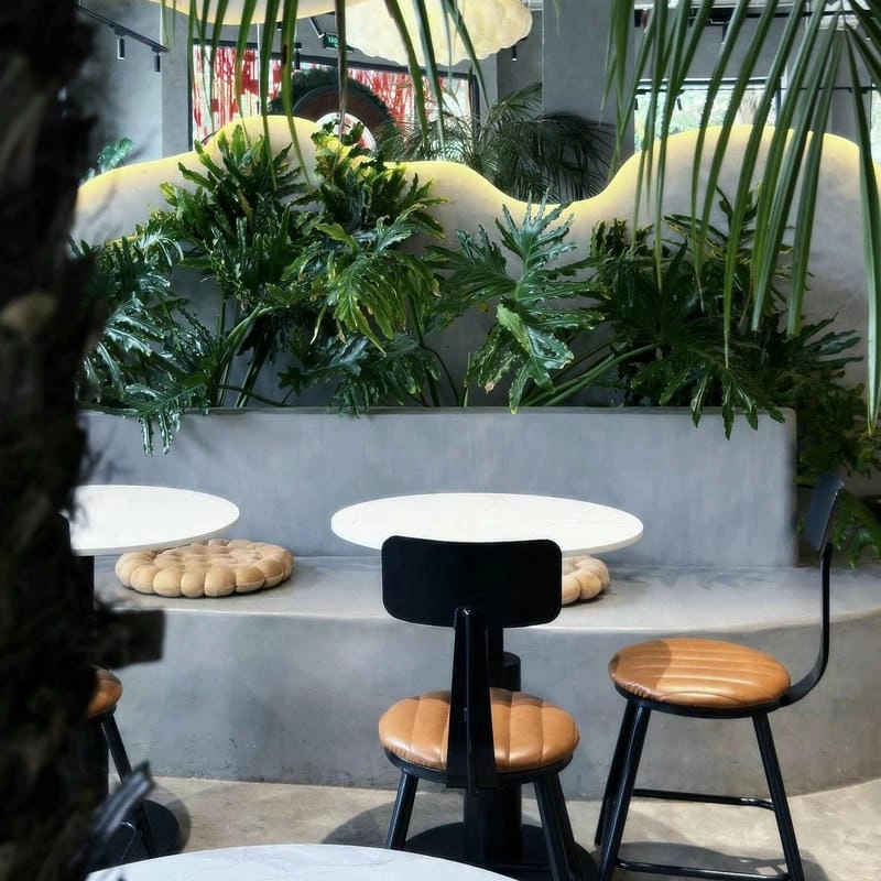 Cách trang trí quán cà phê sân vườn tạo không gian xanh mát