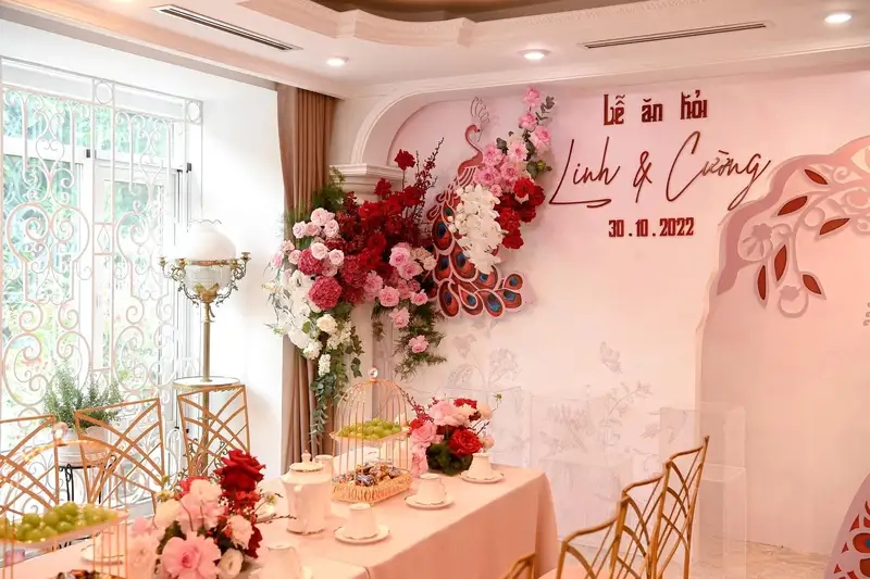 Chọn màu sắc và hoa trang trí tiệc cưới hài hòa, tinh tế