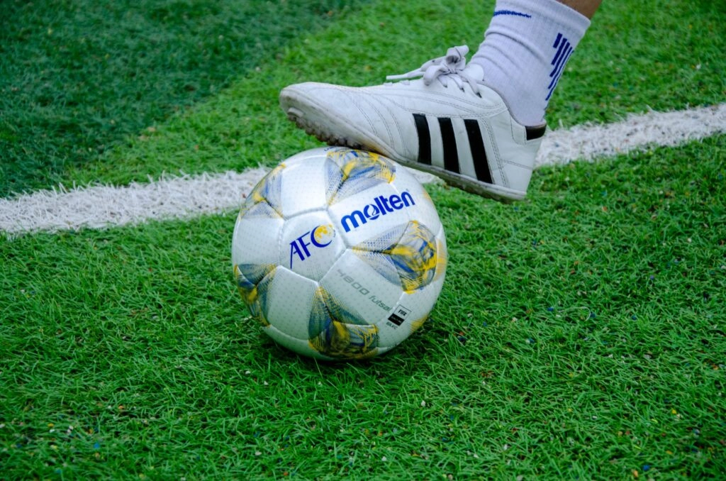 Trọng Tài Bóng Đá Nổi Tiếng Việt Nam: Những Gương Mặt Tiêu Biểu