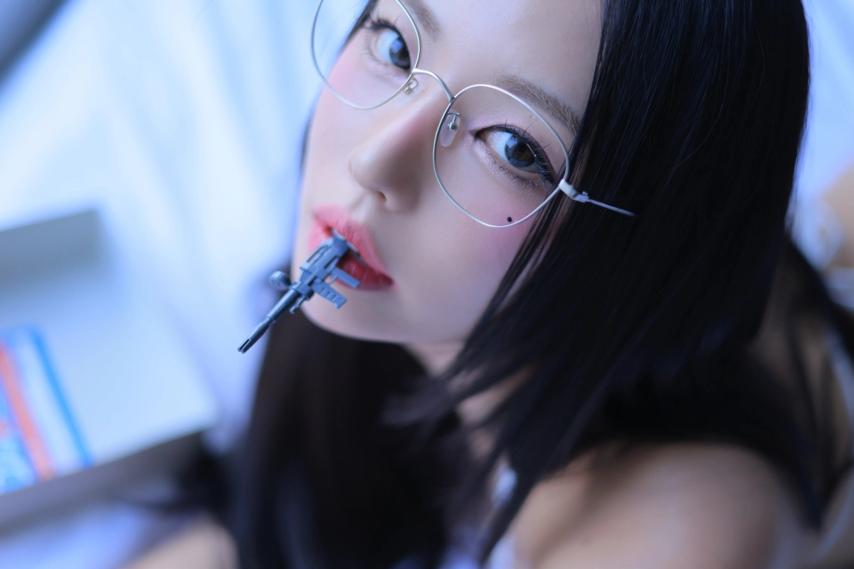 Dongeuran mông tròn căng nóng bỏng kích thích