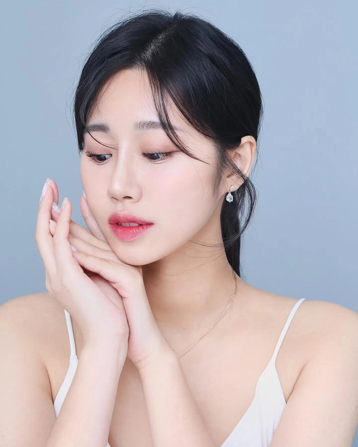 ShaVit Khan thân hình hoàn hảo sexy nóng bỏng