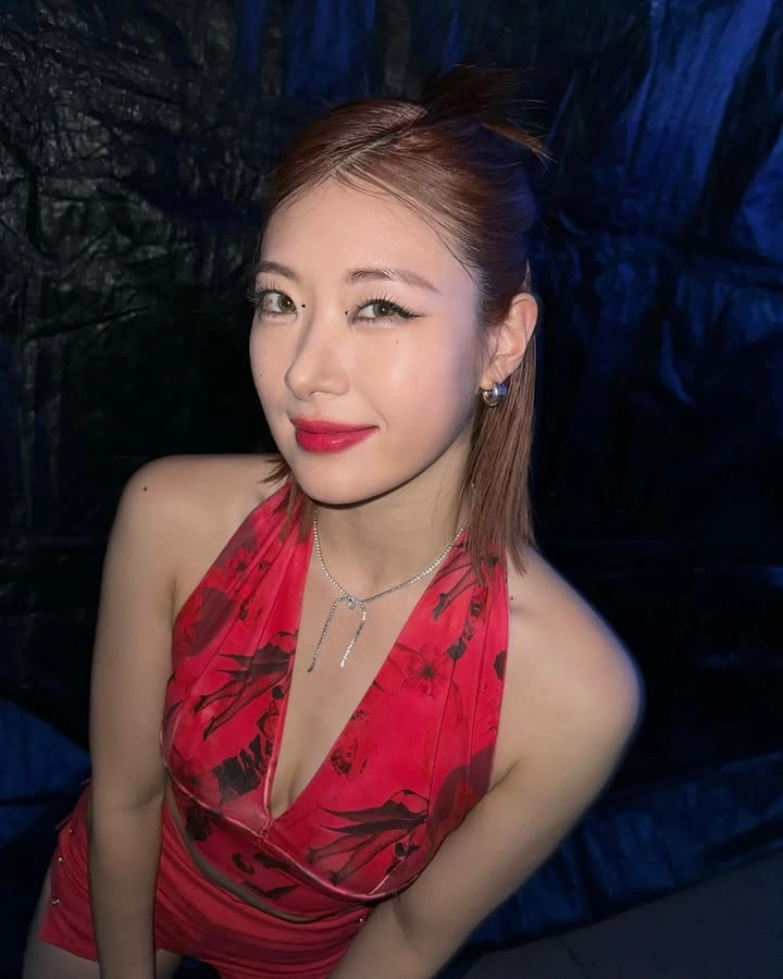 Dohee quay lưng cong cháy nóng bỏng cuốn hút