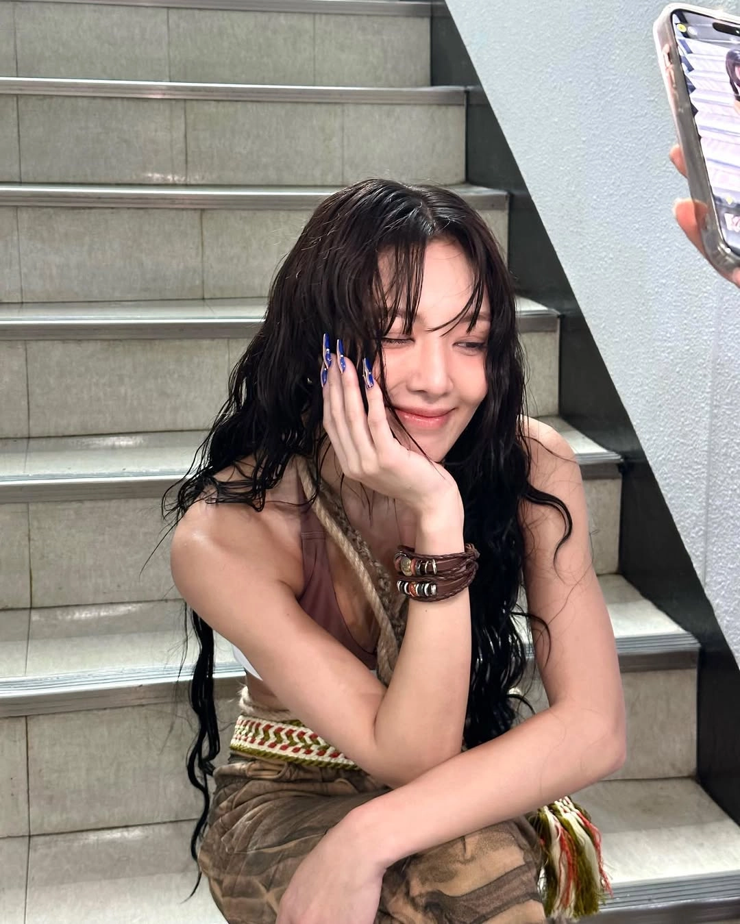 Hyoyeon váy ngắn lộ hàng nóng bỏng mê ly