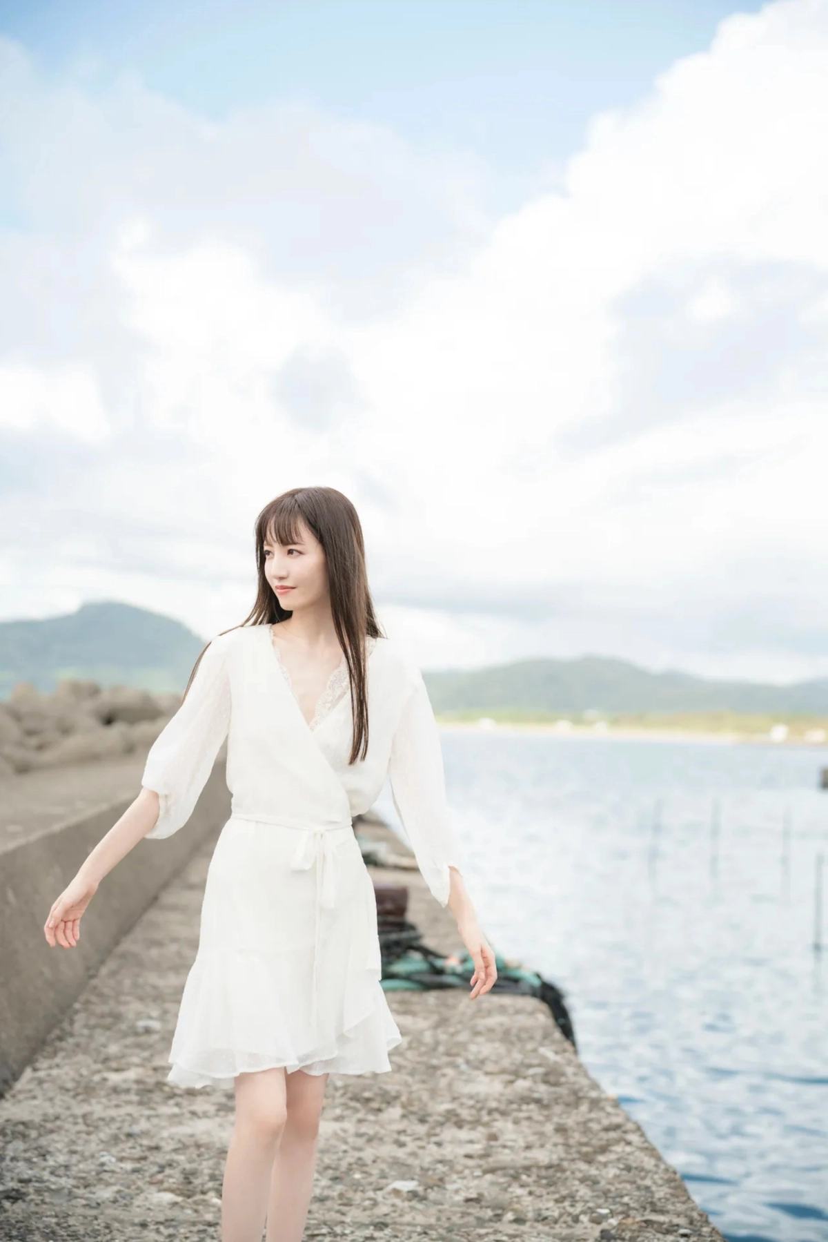 Karen Ishida quay lưng cong cháy nóng bỏng cuốn hút