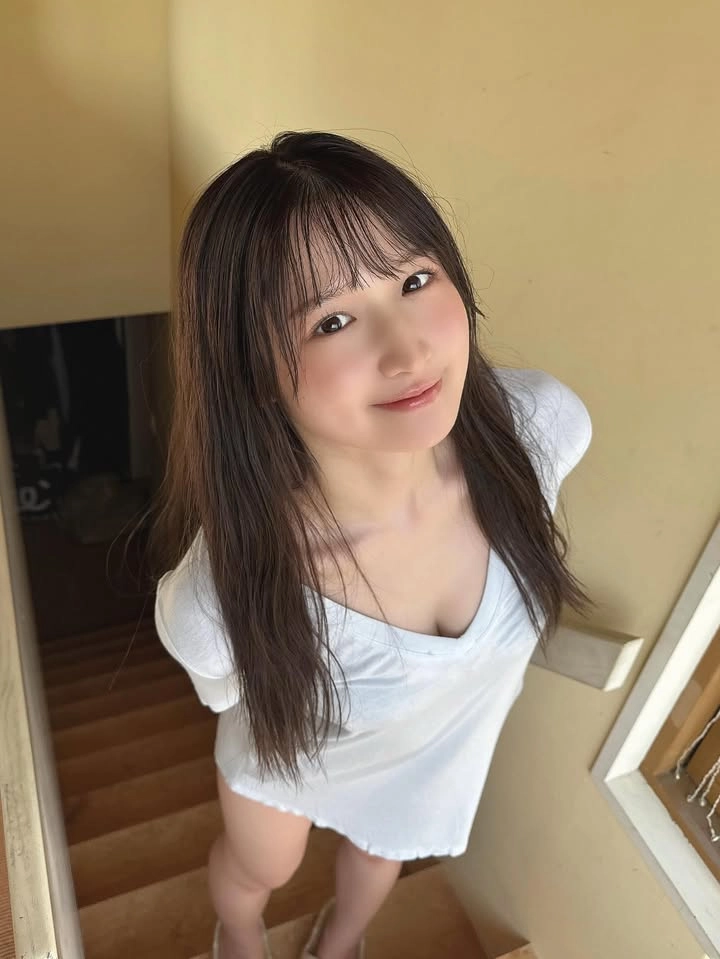 Kotori Kaiga hở hang kích thích nóng bỏng cực độ