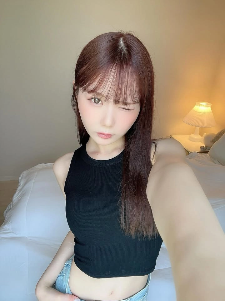 Miru Sakamichi khoe lồn múp nóng bỏng dâm đãng