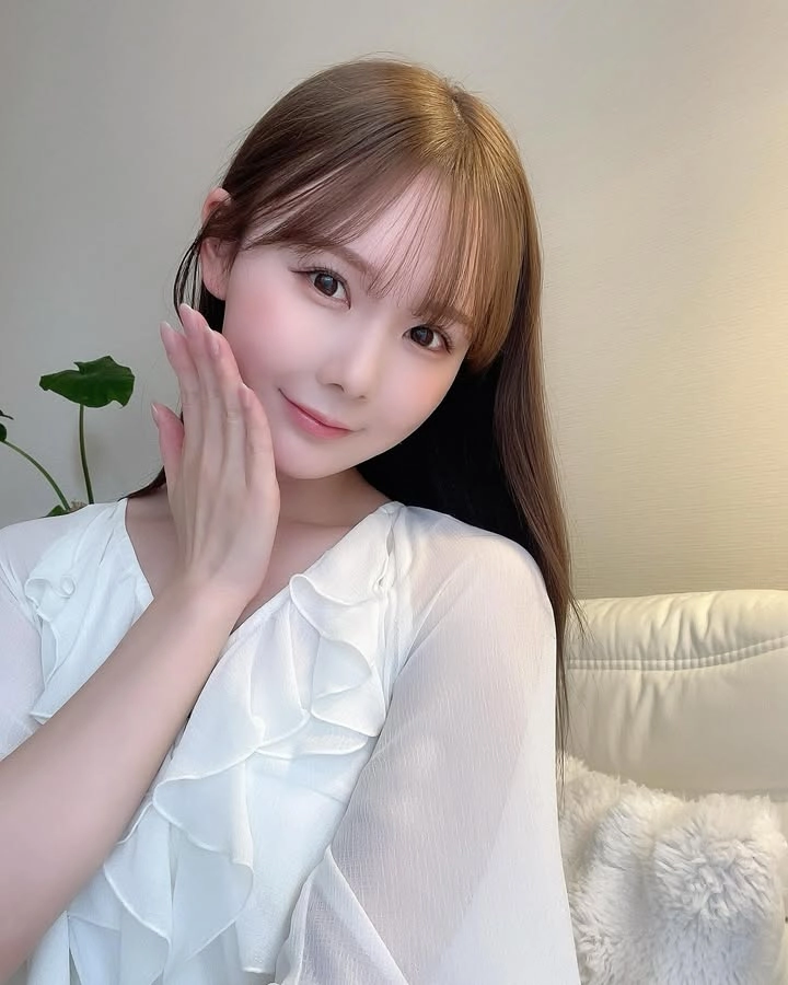 Miru Sakamichi mông tròn căng nóng bỏng kích thích