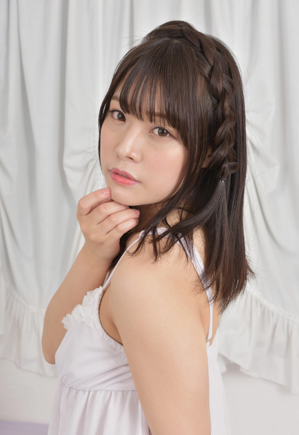 Nana Yagi mông tròn căng nóng bỏng kích thích