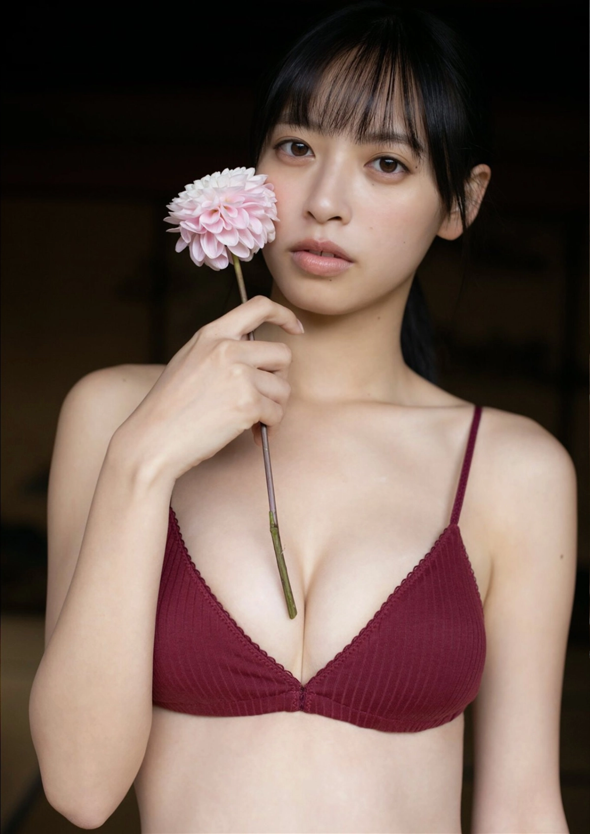 Otsuki Riko quay lưng cong cháy nóng bỏng cuốn hút