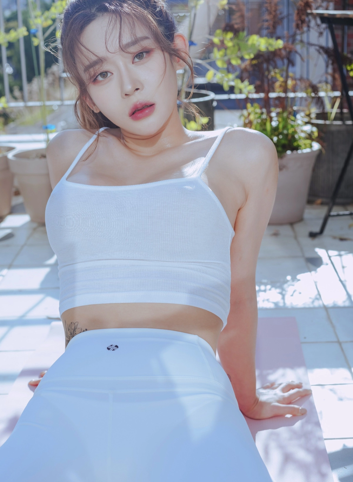 Rahee cong vút sexy nóng bỏng cuốn hút