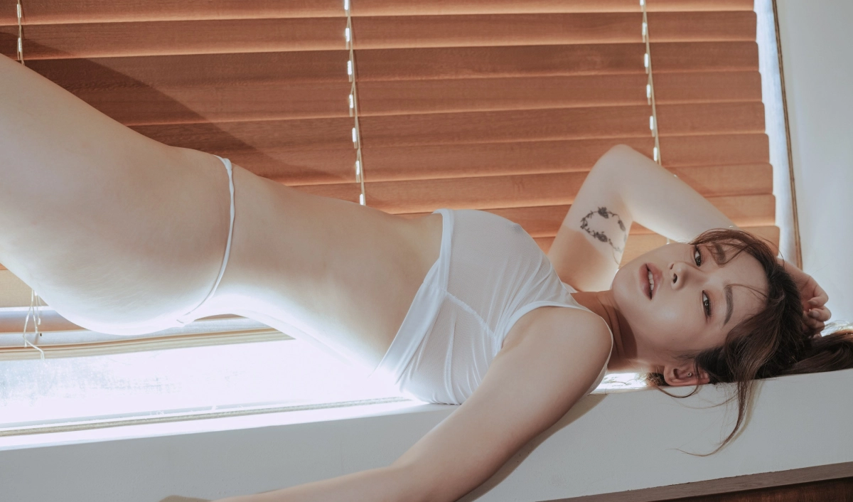 Rahee vú to căng tràn sexy mê hoặc