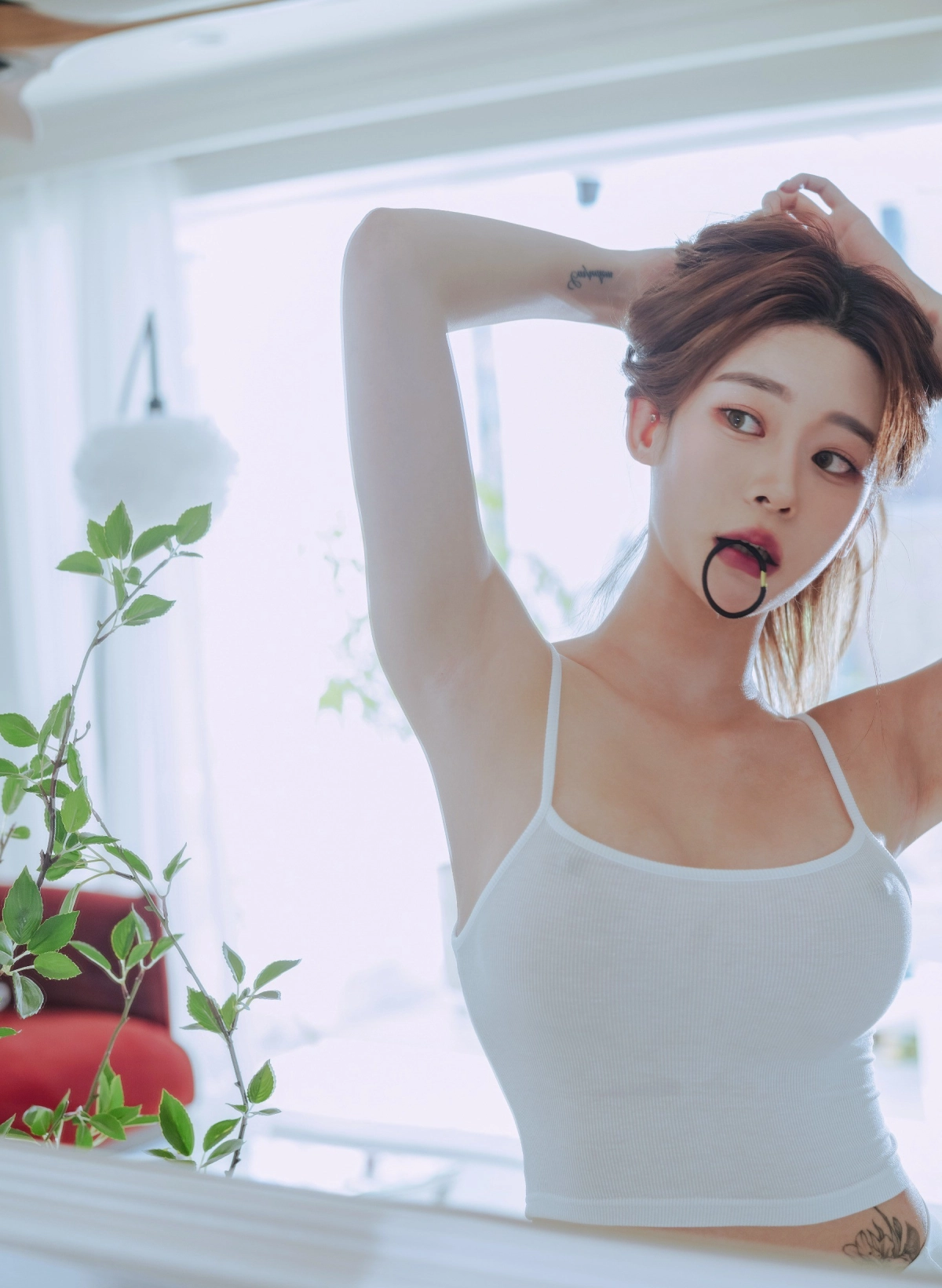 Rahee quay lưng cong cháy nóng bỏng cuốn hút