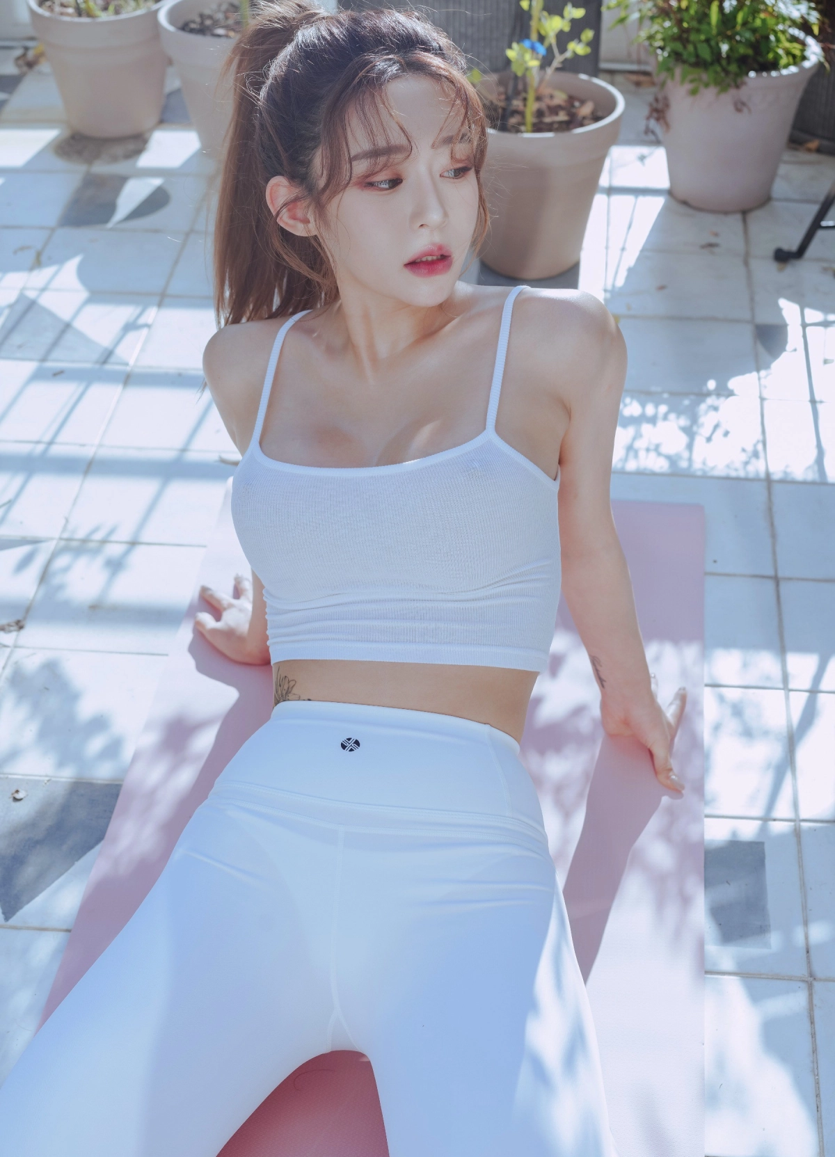 Rahee ngực căng bốc lửa mê hoặc dâm đãng