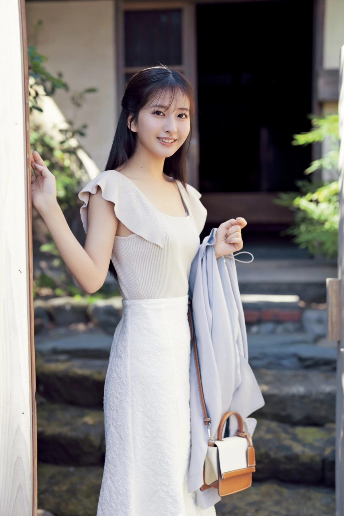 Rina Saitou mông tròn căng nóng bỏng kích thích