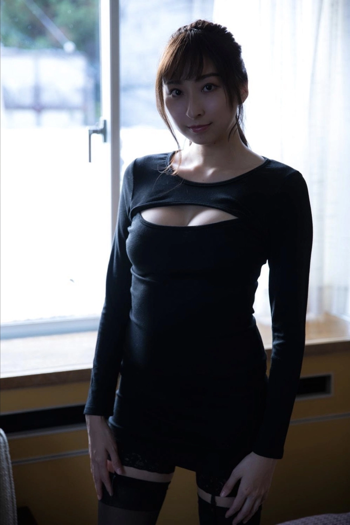 Saki Ogata môi căng ướt sexy chết người