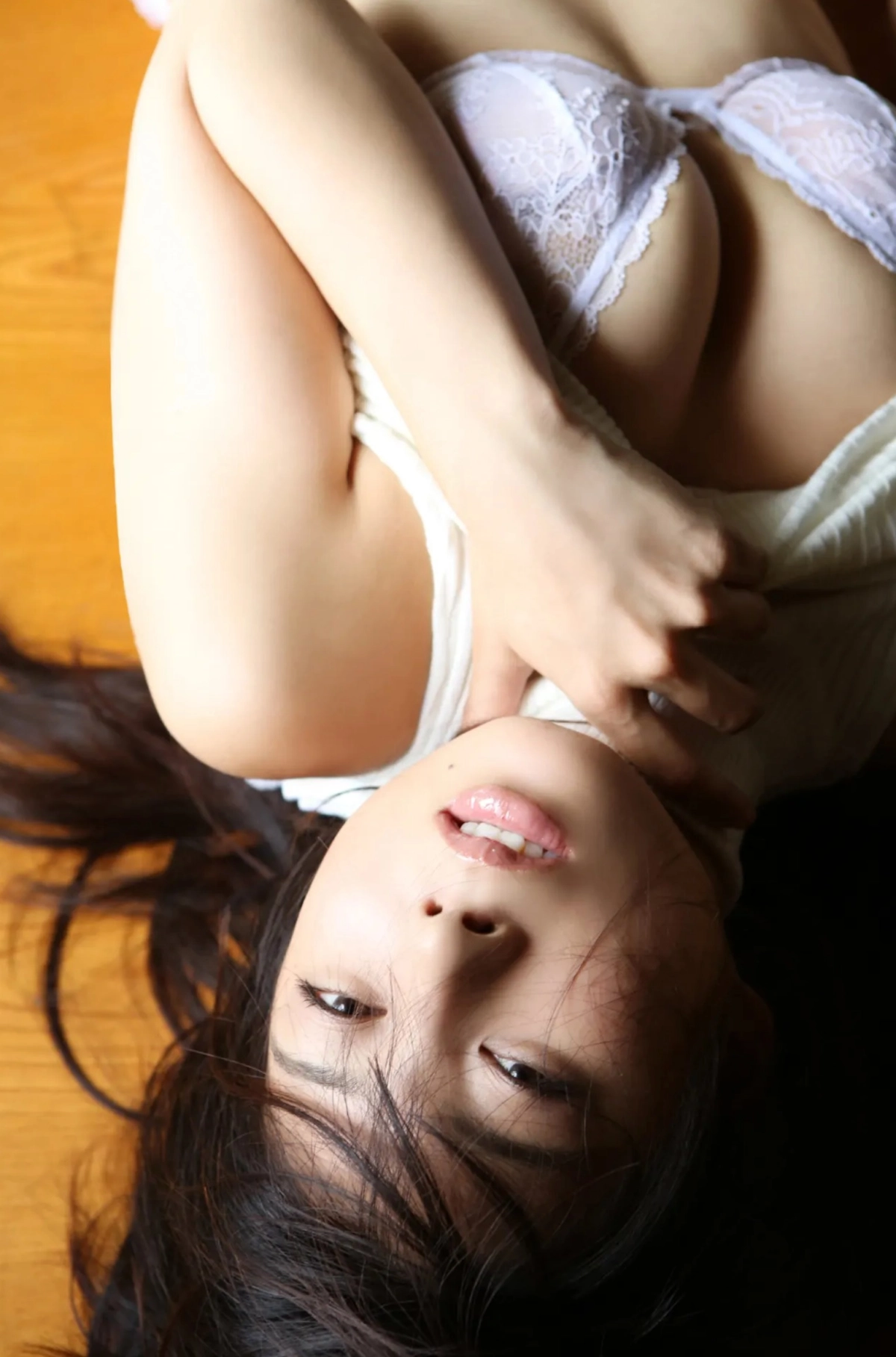 Sato Yume vú to căng tràn sexy mê hoặc