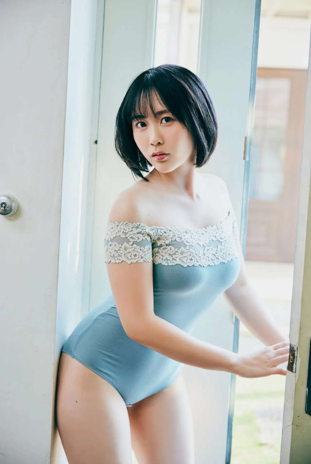 Snow at night khoe lồn múp nóng bỏng dâm đãng