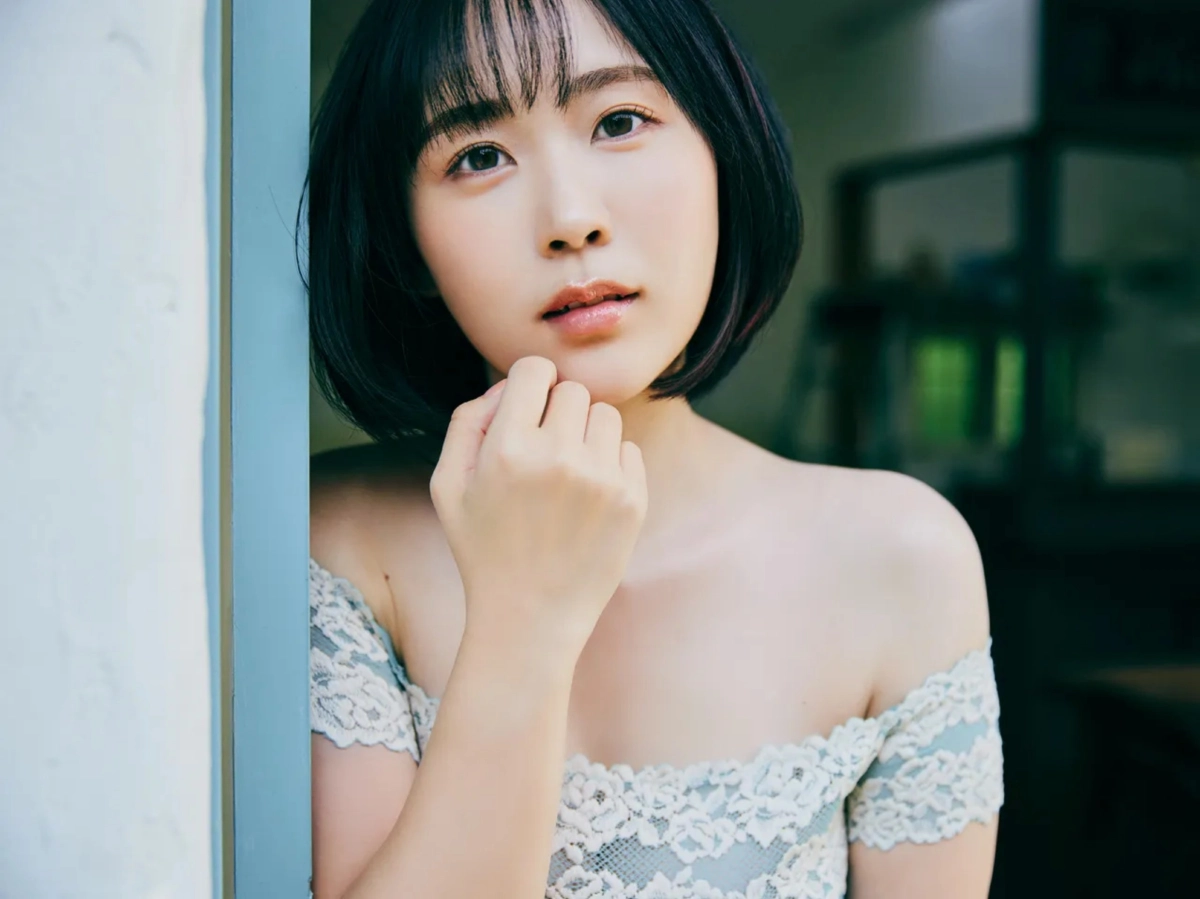 Snow at night quay lưng cong cháy nóng bỏng cuốn hút