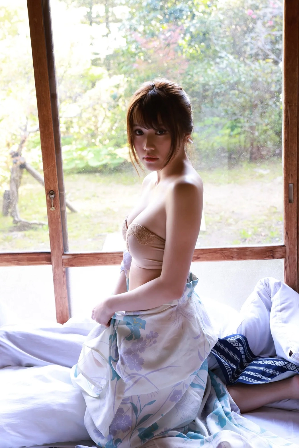 Yuka Kohinata đồ lót ren sexy nóng bỏng ngất ngây