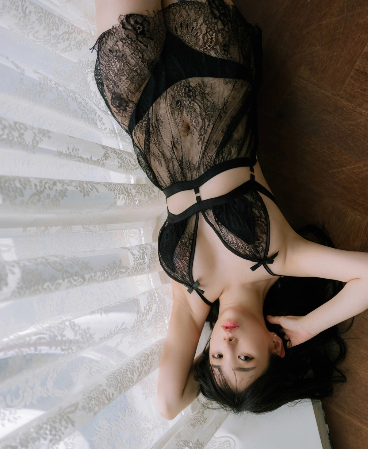 YURI khoe lồn múp nóng bỏng dâm đãng