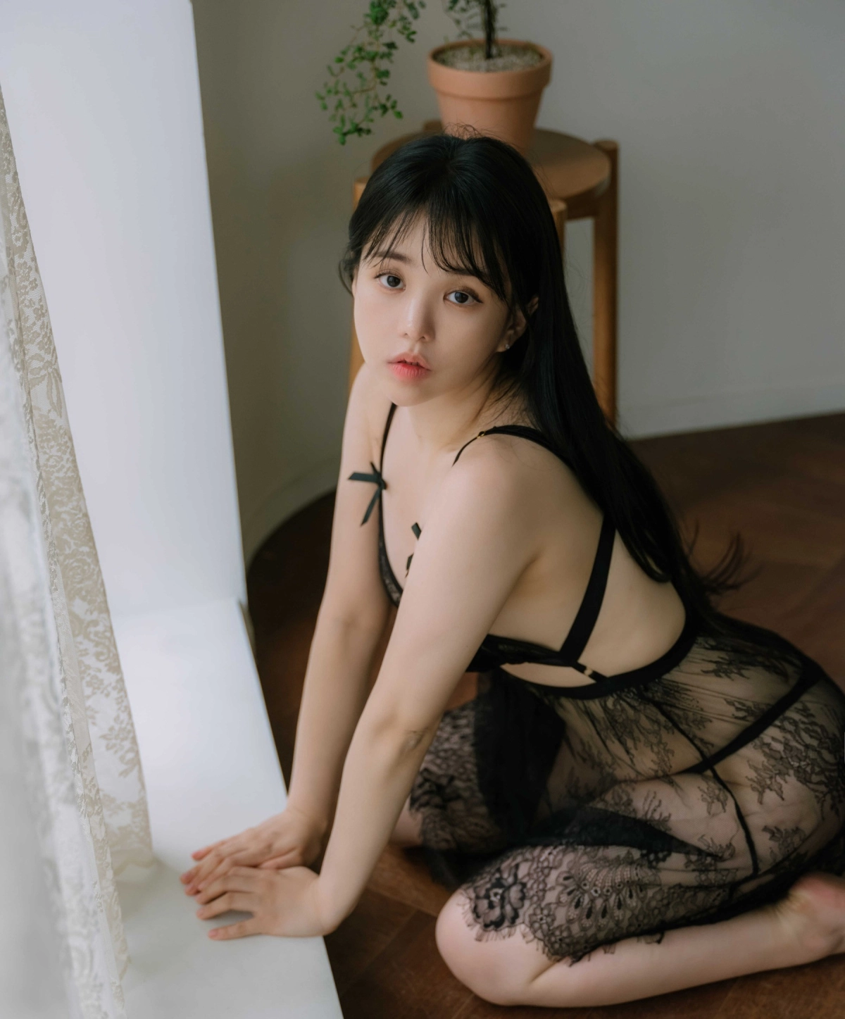 YURI đồ lót ren sexy nóng bỏng ngất ngây