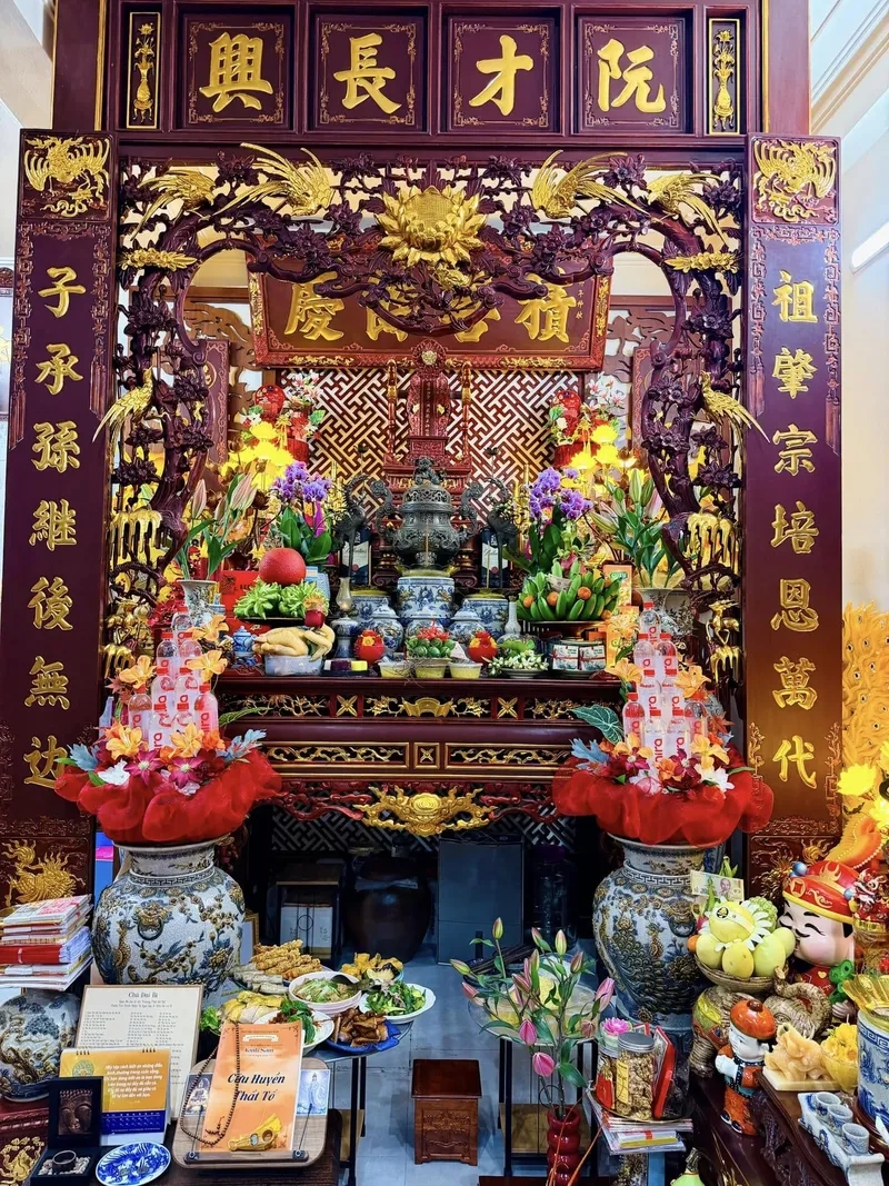 Trang trí phòng thờ gia tiên chuẩn