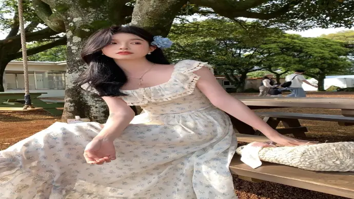 Bộ ảnh gái xinh mặc váy trắng thanh thoát, nhẹ nhàng