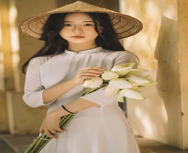 Nét đẹp Việt qua ảnh gái xinh mặc áo dài trắng tinh khôi