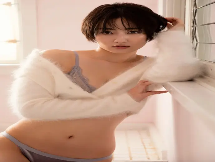 Bộ ảnh Kazusa Okuyama trắng hồng đẹp lung linh mọi góc nhìn