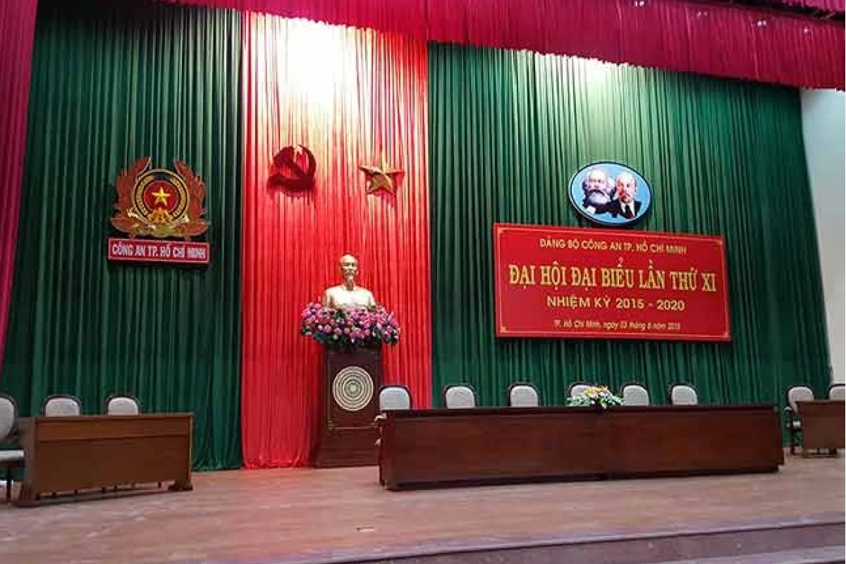 Trang trí sân khấu hội trường đẹp và ấn tượng cho mọi sự kiện