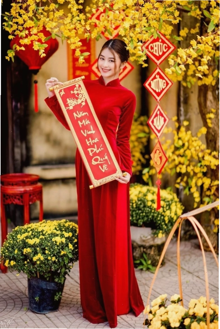 Ảnh gái xinh mặc áo dài Tết truyền thống rạng rỡ